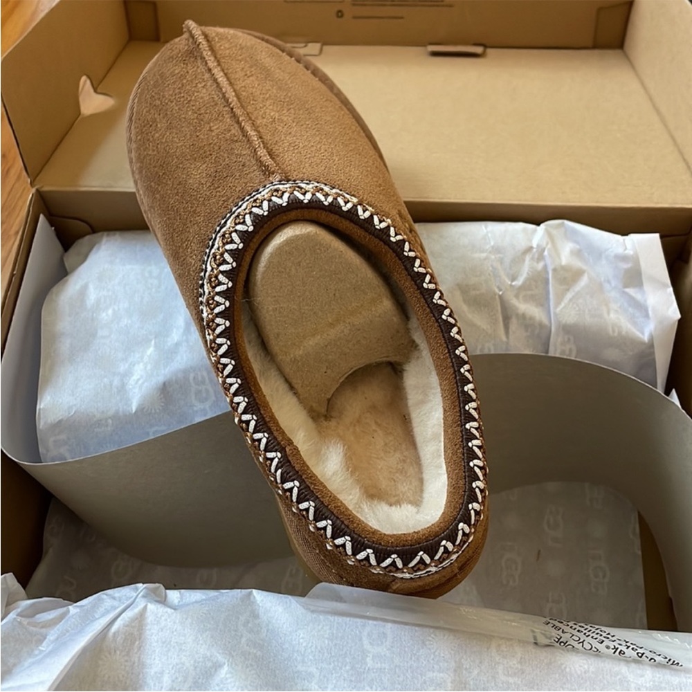 Ugg tasman slippers - Picture 2 of 3